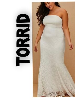 Torrid Lace Strapless Fit & Flare Wedding Mermaid Dress Size 24